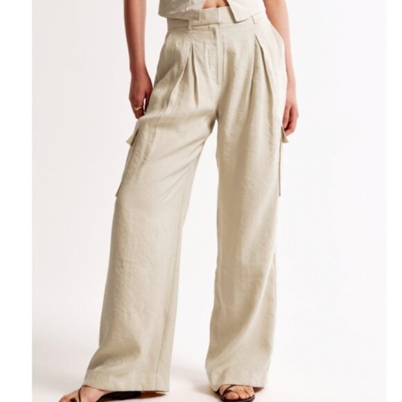 NWT Abercrombie & Fitch Wide Drapey Tailored Cargo Pant  34 Short - Picture 1 of 9